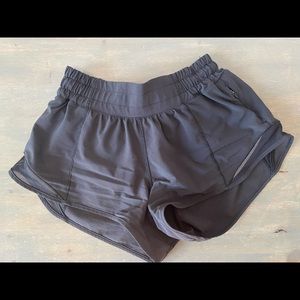 black Lululemon hotty totty shorts